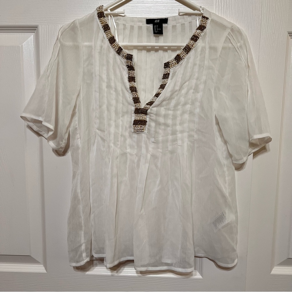 H&M Womens Sheer Pleated Plunging Neck Cream White Top Blouse Size 2